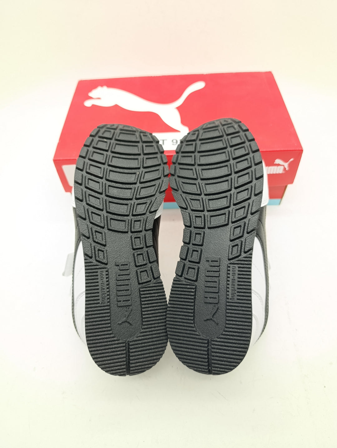 Puma ST Runner V2 scarpe nuove Bambino Eur 35 US 3.5 UK 2.5