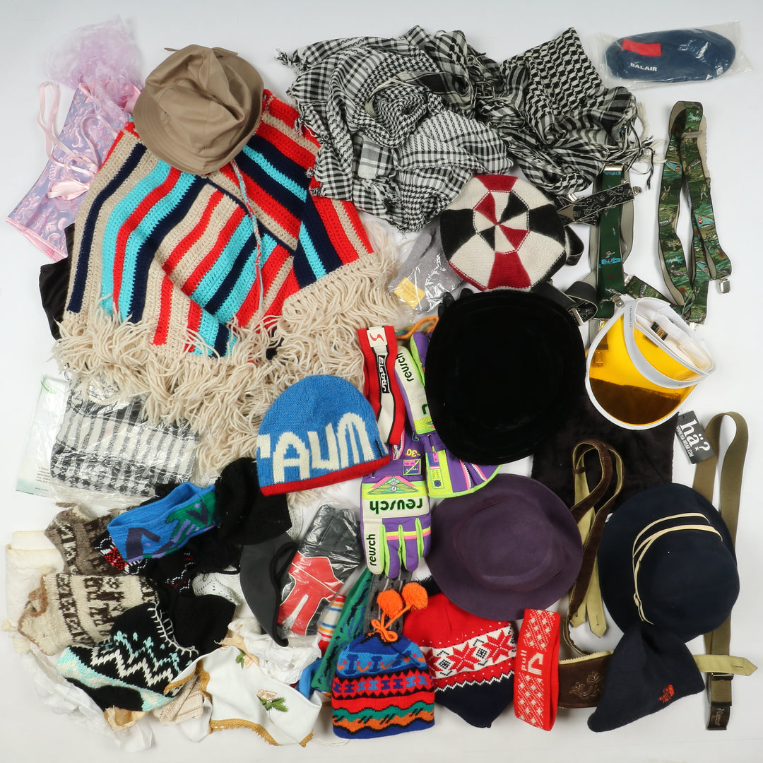 Stock 92pz accessori vintage uomo e donna cappelli, guanti, sciarpe, mantelle e simili