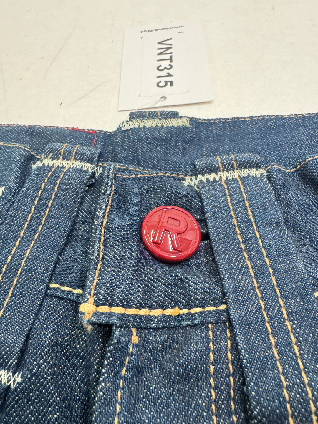 Levi's RED short selvedge cimosa rossa deadstock