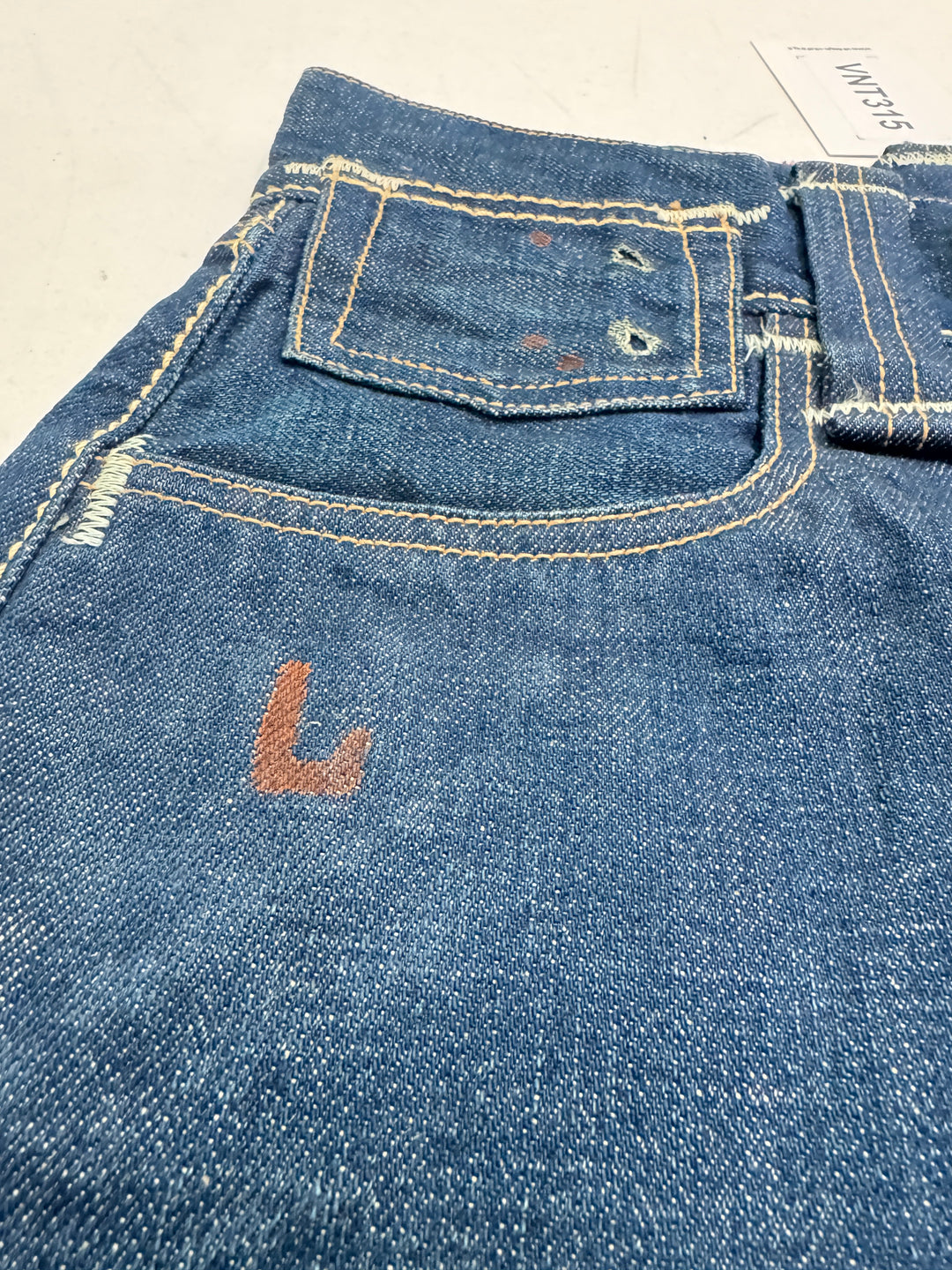 Levi's RED short selvedge cimosa rossa deadstock