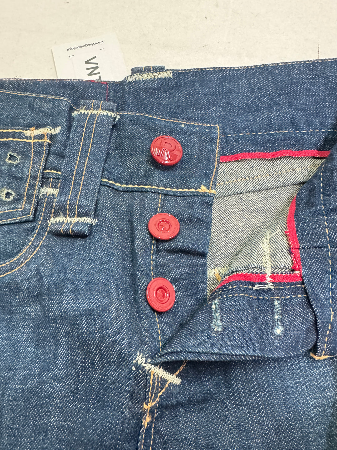 Levi's RED short selvedge cimosa rossa deadstock
