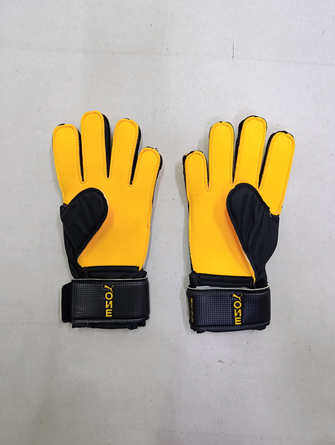 Puma One Protect 3 jr size 4 guanti portiere calcio nuovi