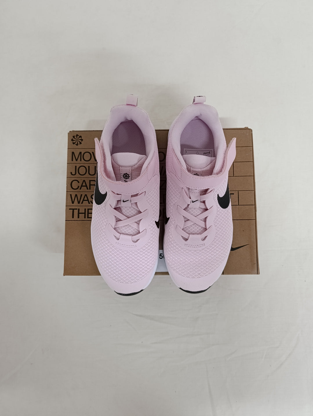 Nike Revoluction 6 NN psv scarpe nuove Bambino/a UK 1.5 Eur 33.5