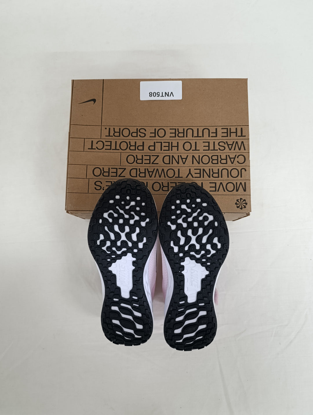 Nike Revoluction 6 NN psv scarpe nuove Bambino/a UK 1.5 Eur 33.5