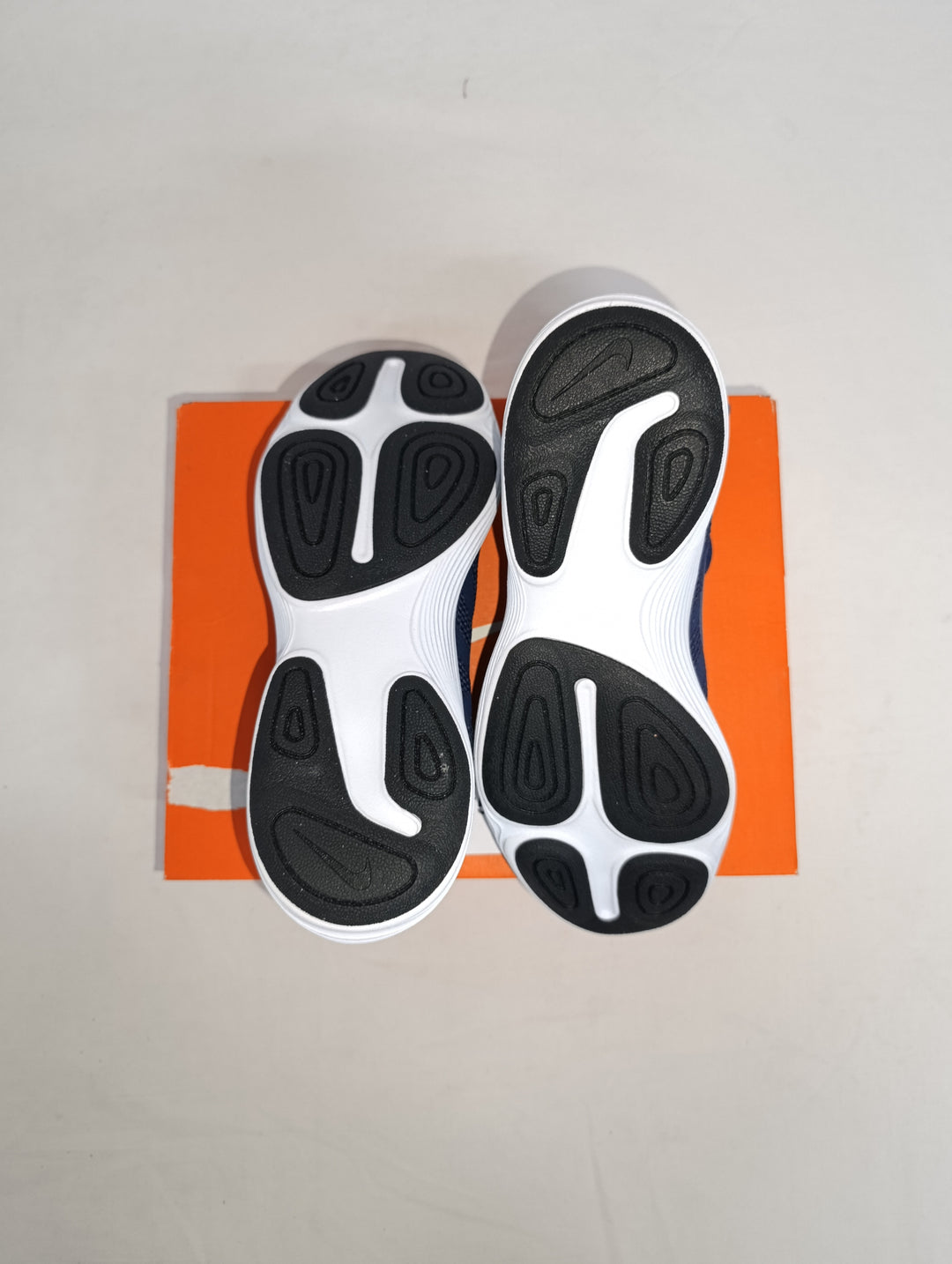 Nike revoluction 4 gs scarpe nuove Eur 36 US 4y UK 3.5
