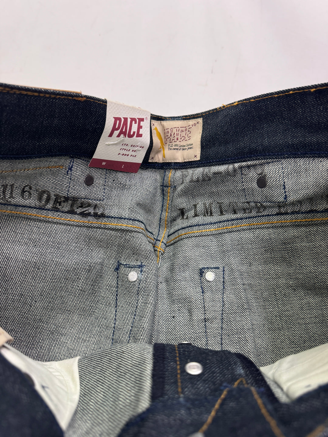 Pace Limited Edition W32 L36 cimosa, martingala e rivetti jeans nuovo Deadstock red line selvedge