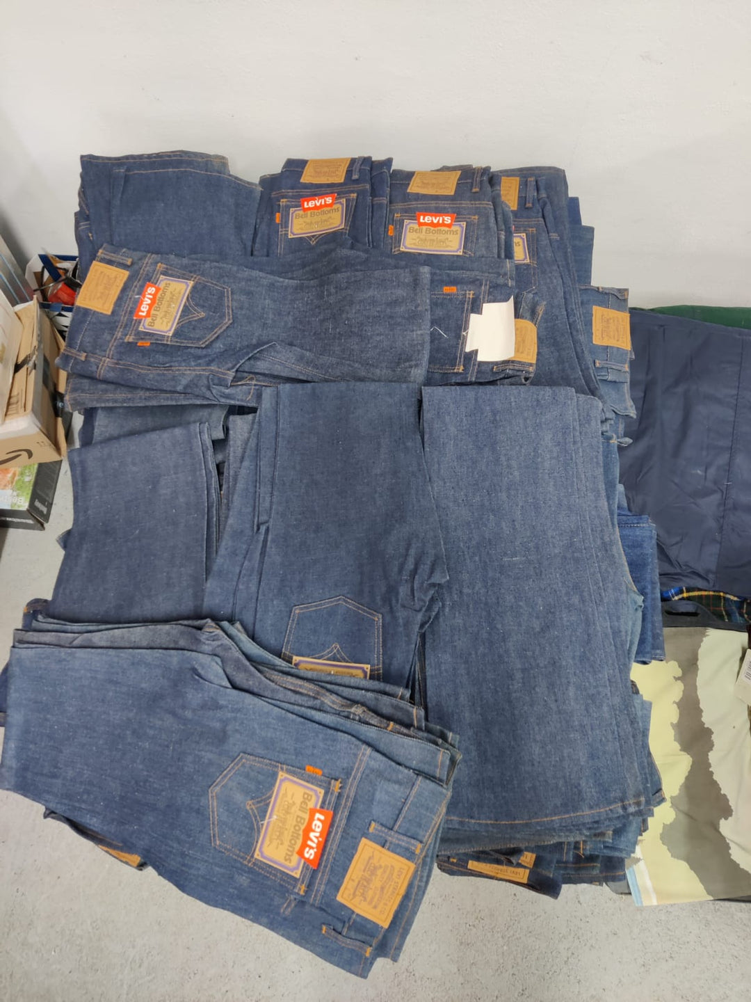 Stock Wrangler e Levi's Bell Buttoms bancale da 594pz denim vintage anni 70 deadstock