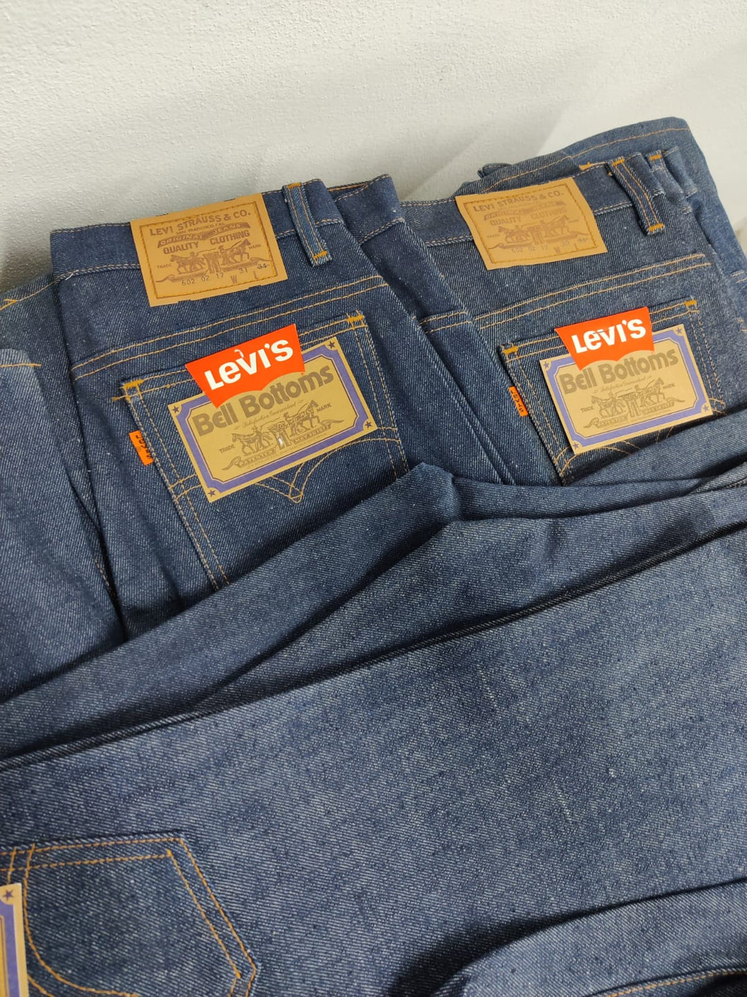 Stock Wrangler e Levi's Bell Buttoms bancale da 594pz denim vintage anni 70 deadstock