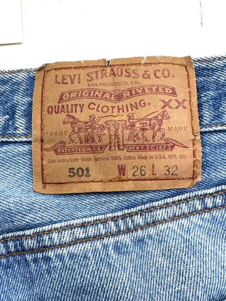 Levi's 501 for women Made In USA W26 L32 anni 80' 4 BOTTONI
