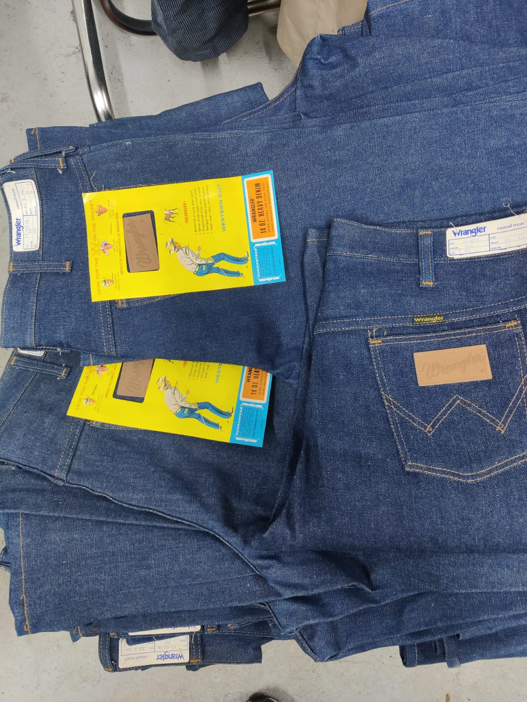 Stock Wrangler e Levi's Bell Buttoms bancale da 594pz denim vintage anni 70 deadstock