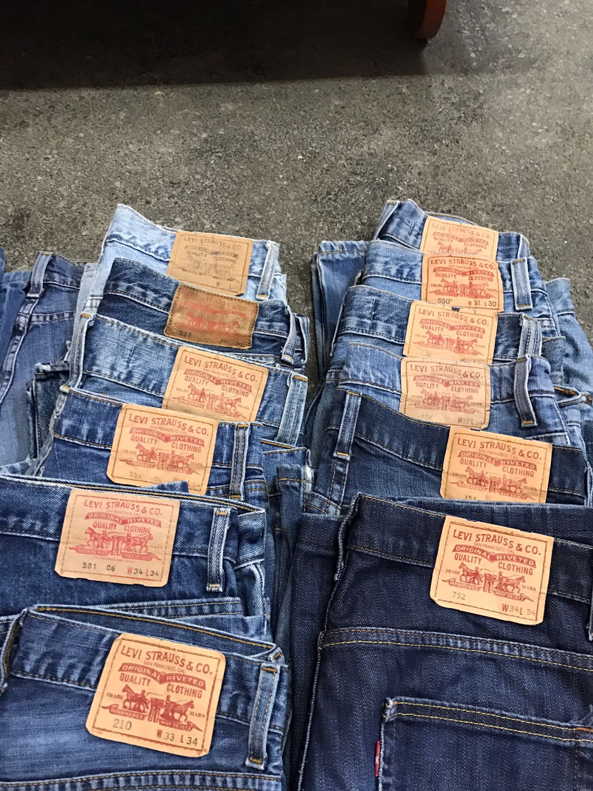 Levi's jeans vintage box da 35kg per remake - personalizzazioni