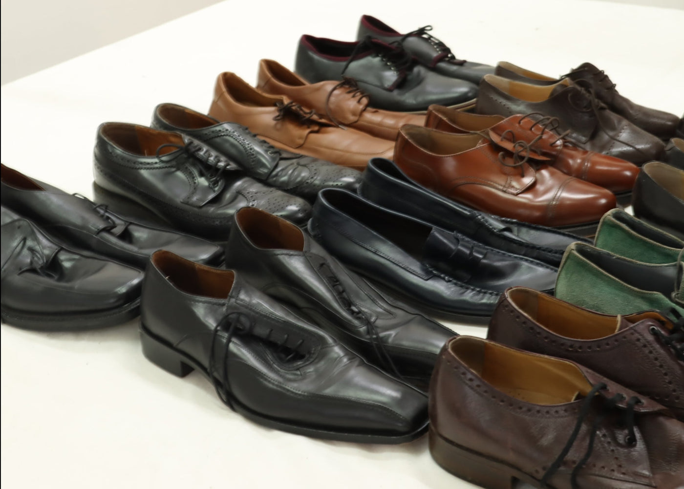Scarpe casual uomo vintage box da 28pz colori e modelli misti