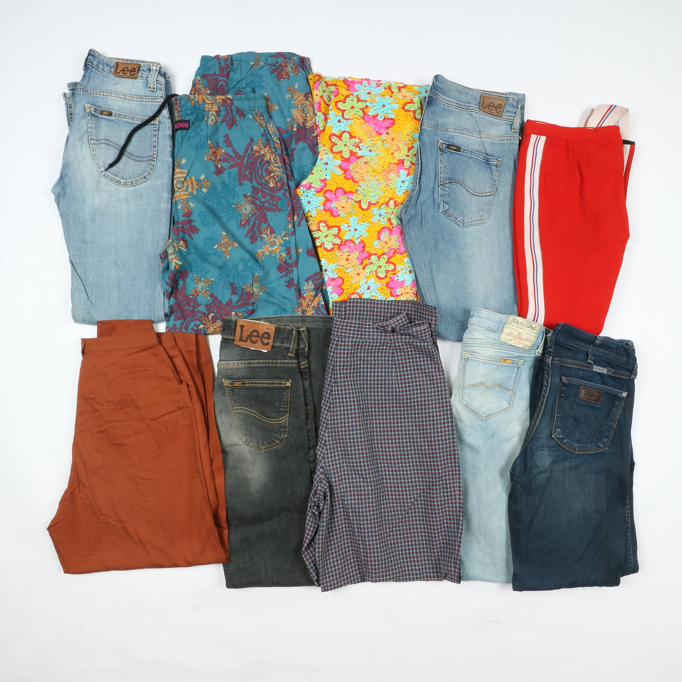 Pantaloni e jeans vintage firmati donna box da 24kg circa 42 pz